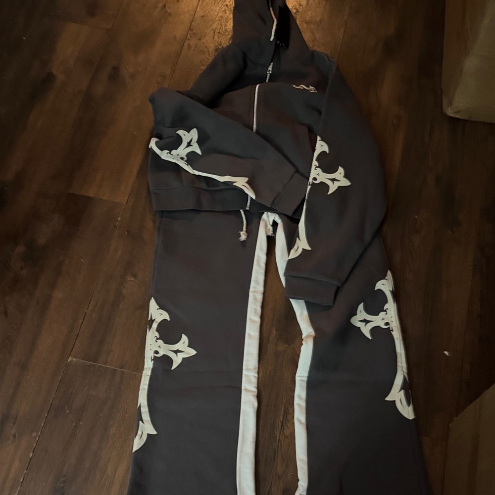 Gray Sweatpants and zip up jacket with White Accents outfit